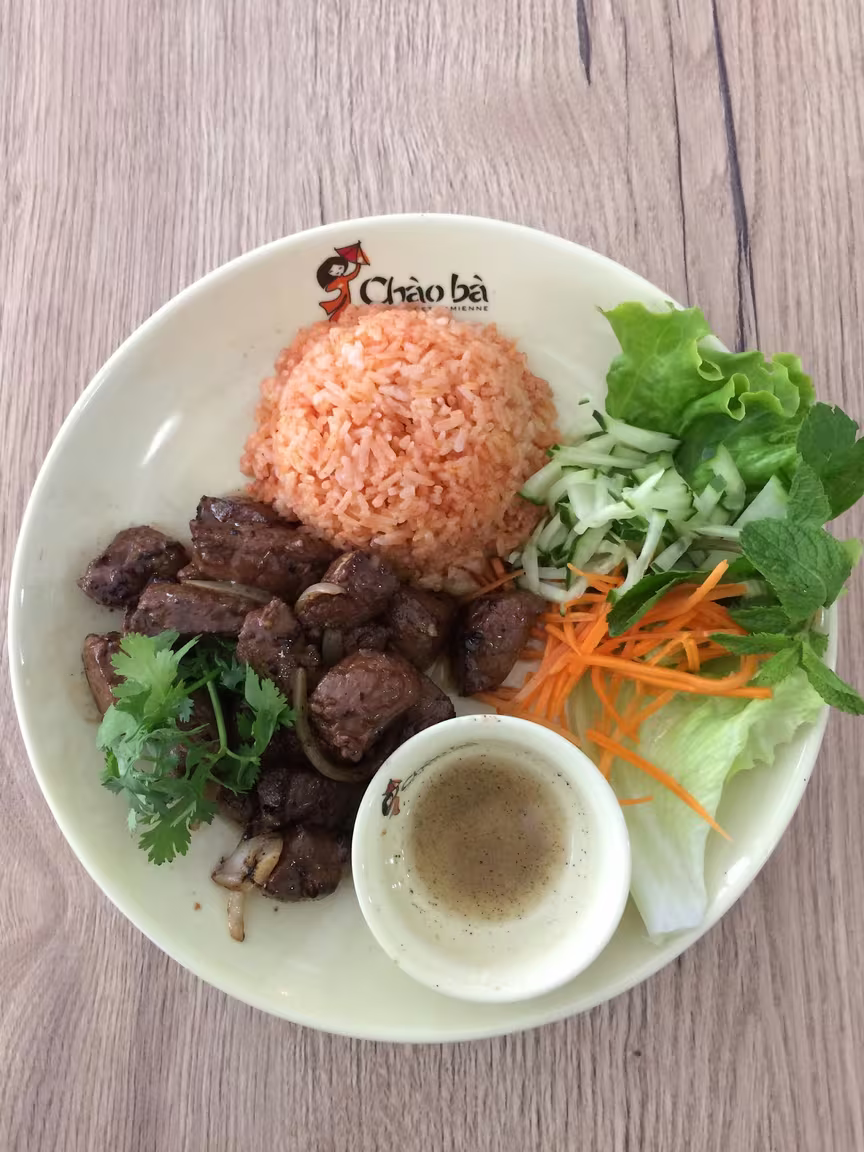 Chào bà restaurant - Image 2