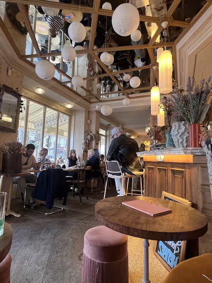 Café Pivoine - Image 3