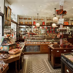 À la Mère de Famille