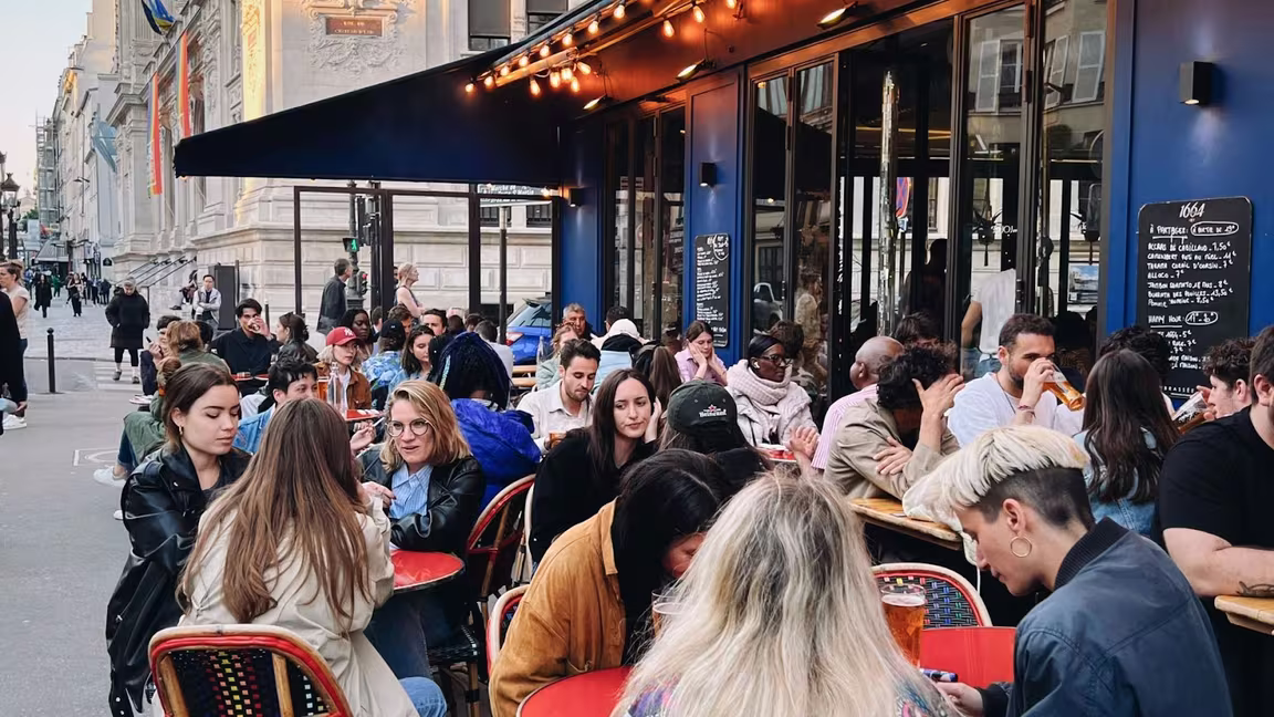 Wanted Café Paris - Image 3