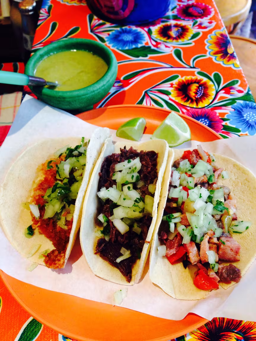 El Nopal Taqueria - Image 2