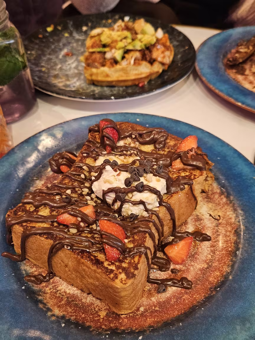 Le Zoya BRUNCH & DINNER - Image 3