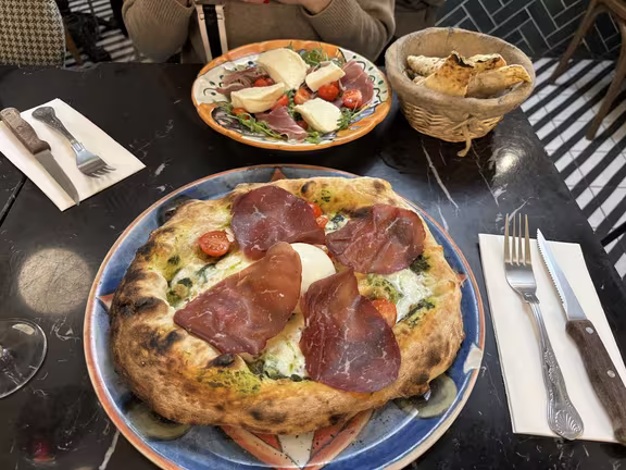 Pépé Ronchon - Pizzeria Napolitaine Paris 9 - Image 3