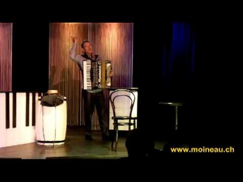 Le doux caboulot - Joué et chanté par Moineau à l'accordéon.