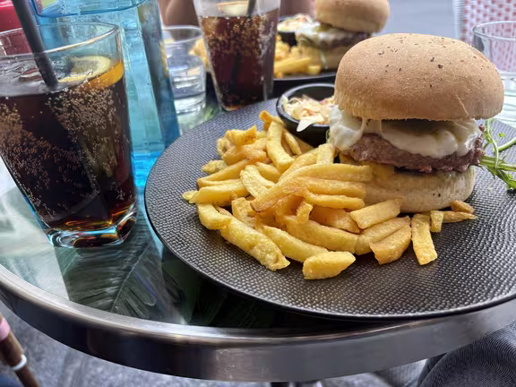 Tata Burger - Image 3