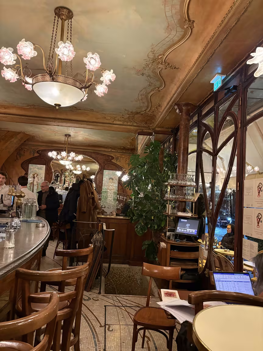 Le Bistrot du Peintre - Image 2