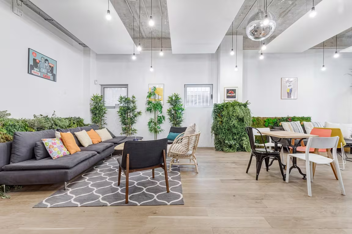 Le Café du Village Paris - Image 3