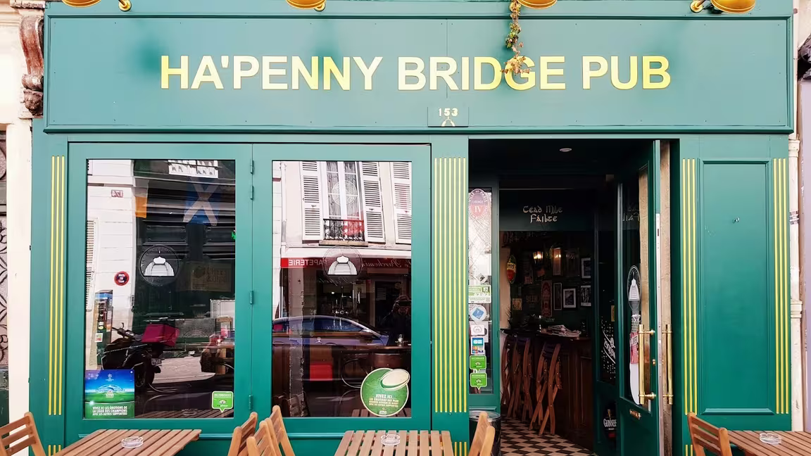 Ha'Penny Bridge Pub