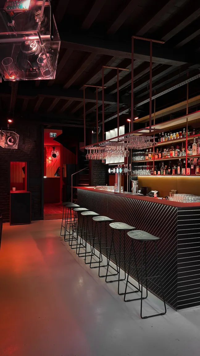 Maloot - HiFi Bar . Vinyls . Cocktails