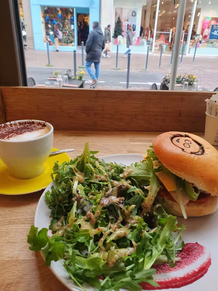 Café Joyeux - Image 3