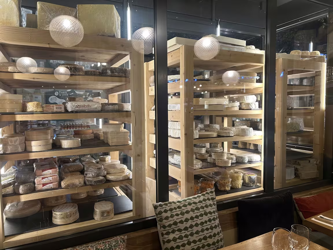 MONBLEU Faubourg Montmartre - Image 2