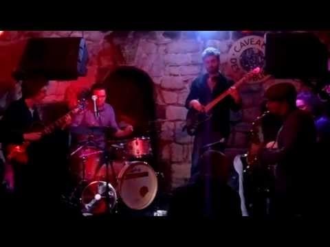 Phillip Potter Live at Le Caveau des Oubliettes, Paris, France - Footprints