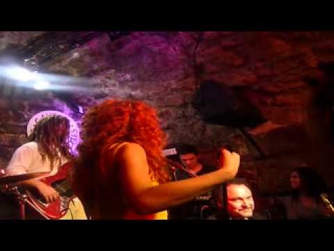 Jill Scott- A Long Walk from, cover by Anissa au Caveau des Oubliettes, Paris