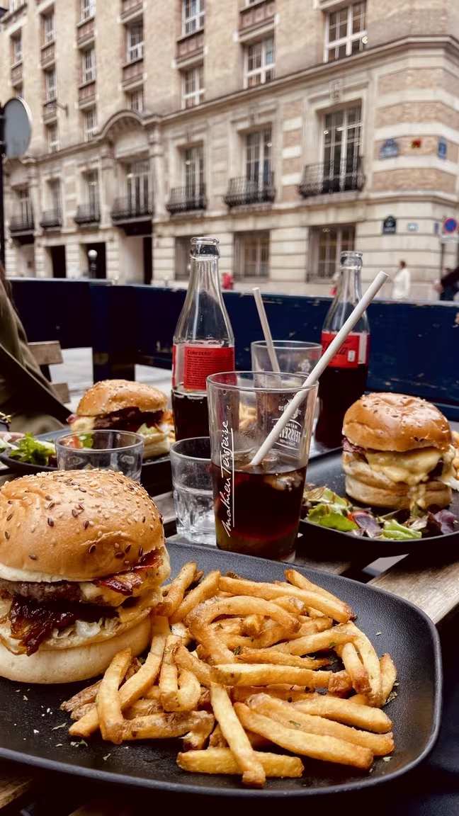 English Style Pub The Cricketer - Image 3