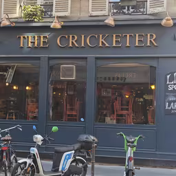 English Style Pub The Cricketer