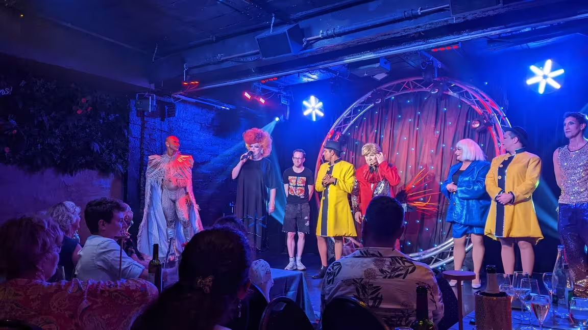 Artishow Cabaret - Image 2