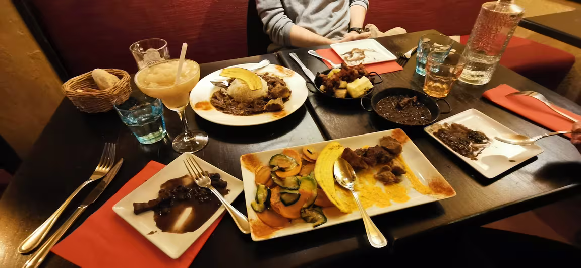 Cubana Café , Soirées Salsa, Bar à Cocktails, Bar de nuit, Fumoir, Restaurant Montparnasse, Evjf,Evg. - Image 3