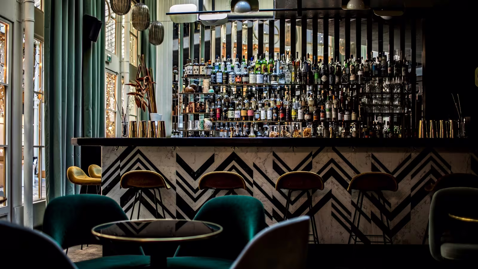 Best Cocktail Bars in Paris