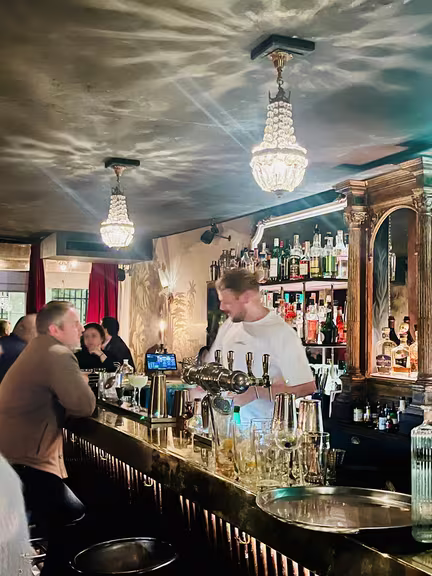 Isadora Cocktail Bar - Image 2