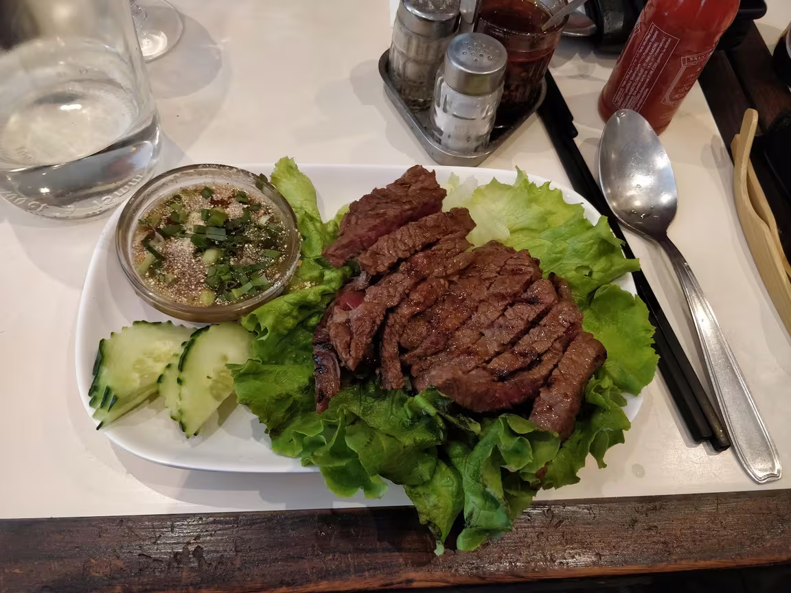 Lao Chaleune 亮亮 - Image 3