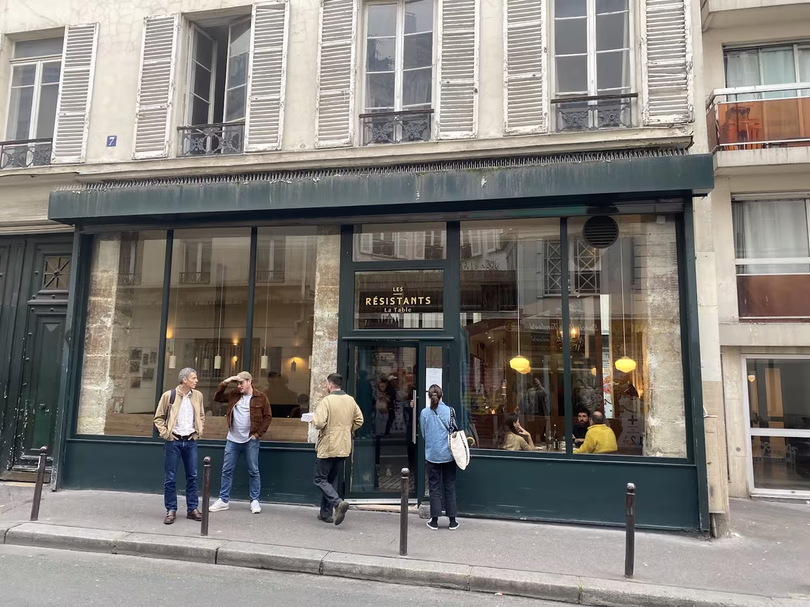 Les Résistants - La Table