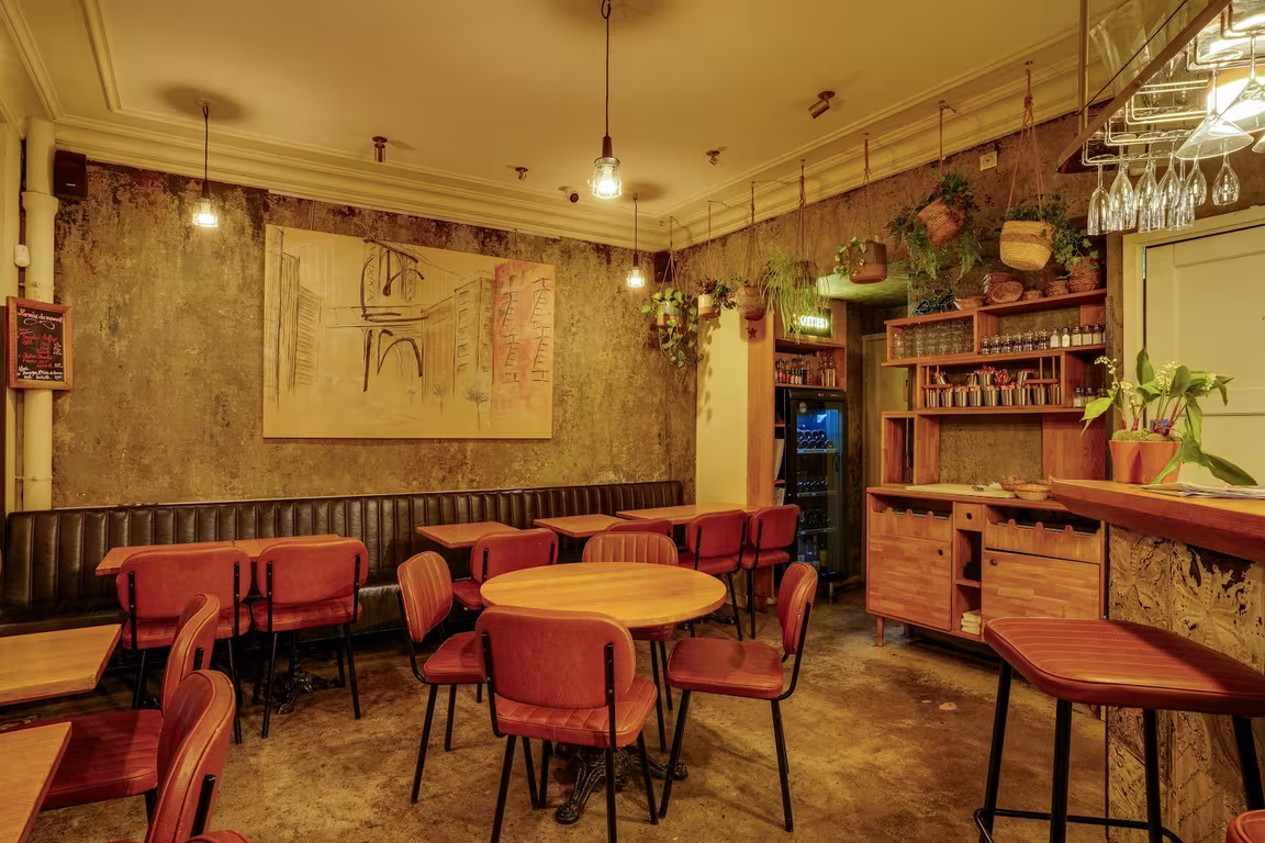 Loui's Corner - Image 3