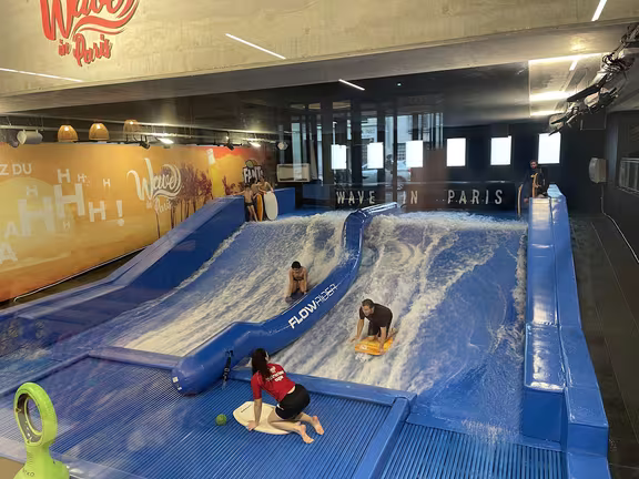 Wave In Paris - Image 4