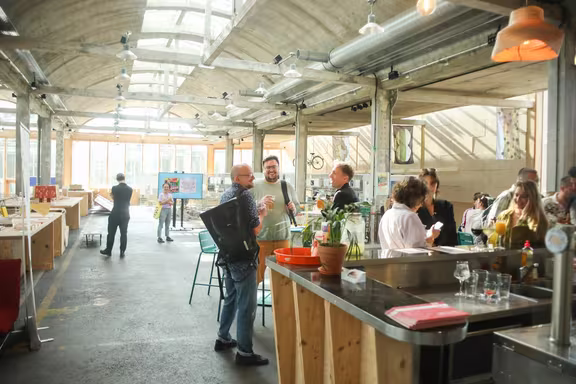 Café Bazaar - Image 2