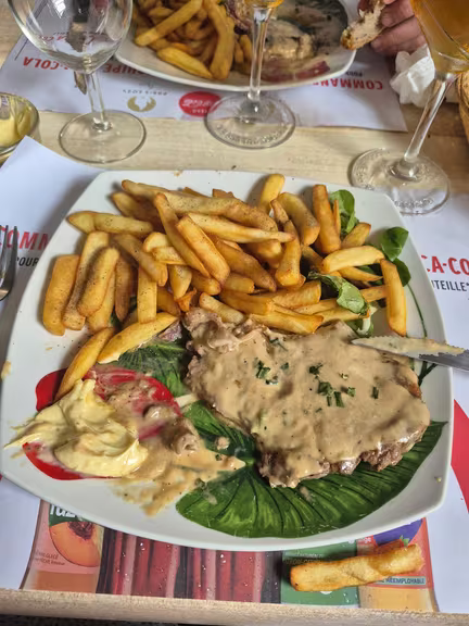 Au Cheval Blanc - Image 2
