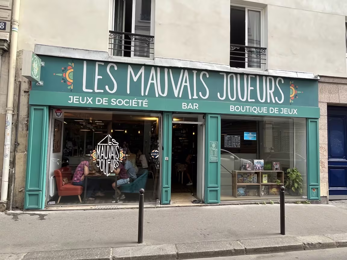 Les Mauvais Joueurs Bastille, bar à jeux Paris 11