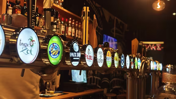 B148 - The Place to Beer - Image 3