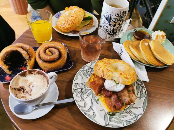 Emilie and the cool kids - Image 2