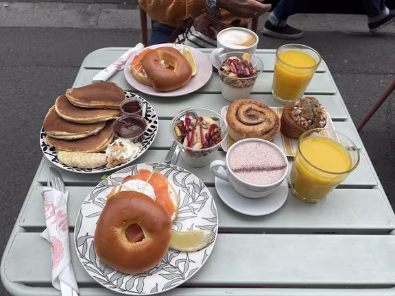 Emilie and the cool kids - Image 3