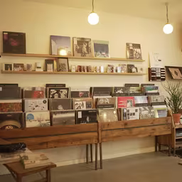 COMETS · Café & disques