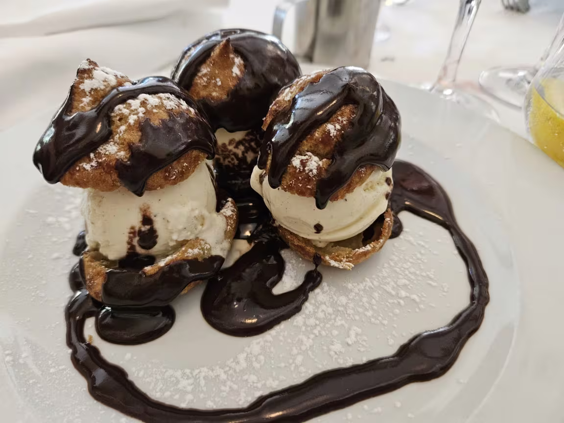 Chez Comus - Image 3